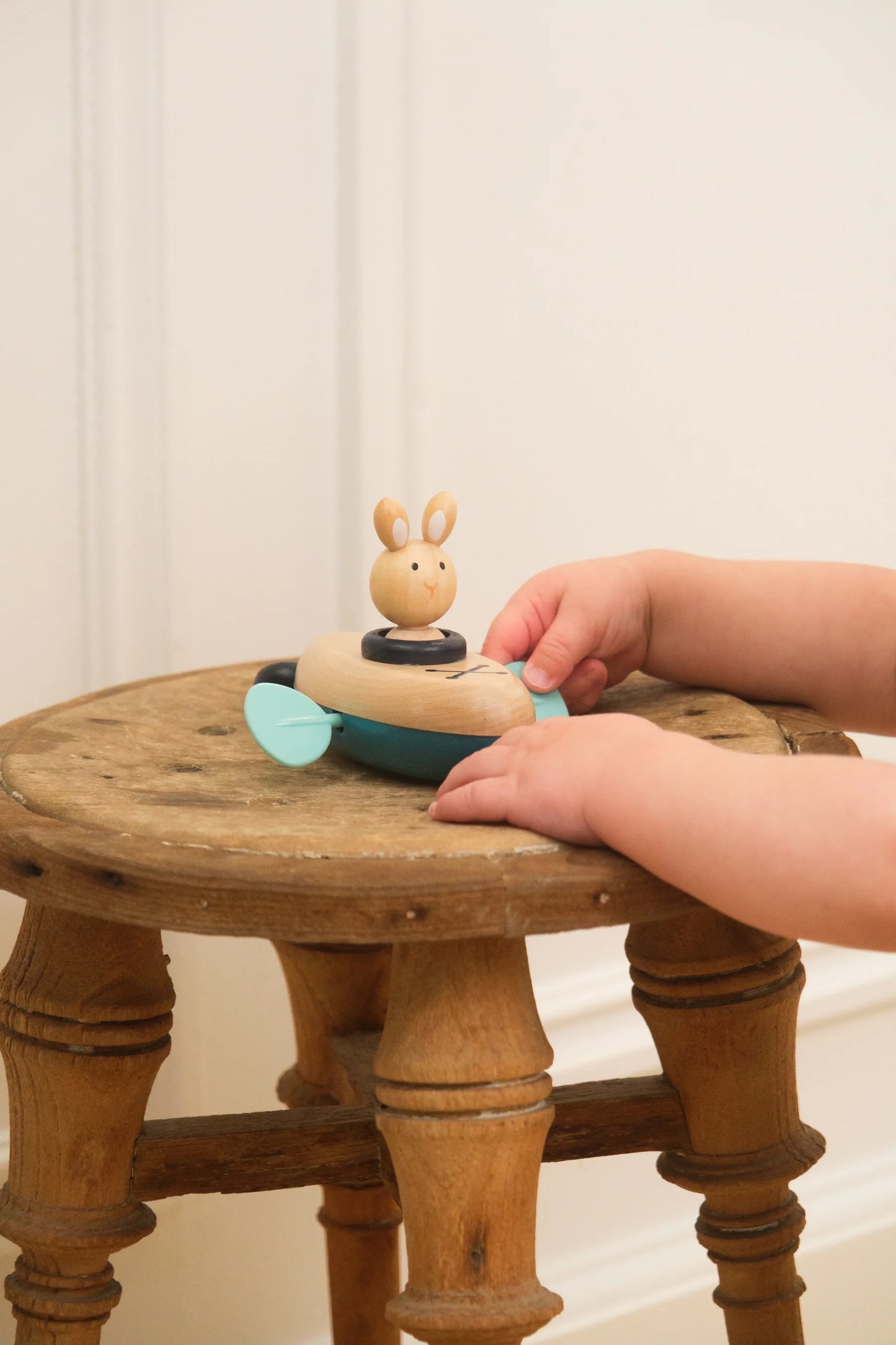 Wind-up bath boat - Wooden bath toy - Rabbit or bear - Egmont Toys