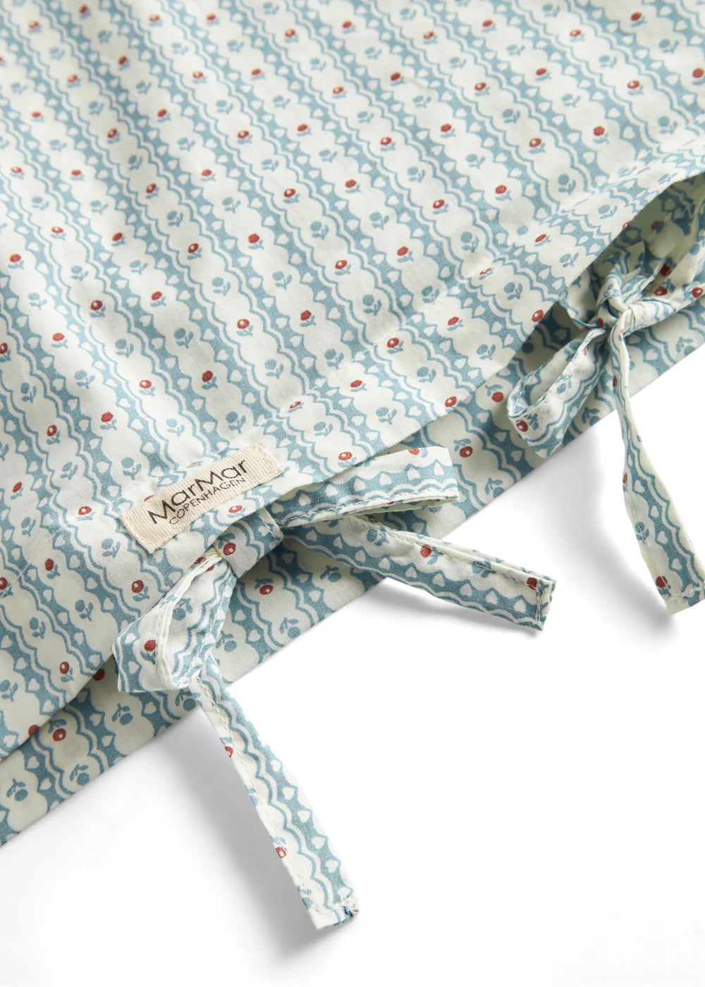 Bed Linen Junior Floral Stripe – Coton biologique – Housse de couette junior – Motif fleuri et rayé – 100 × 140 cm – MarMar Copenhagen