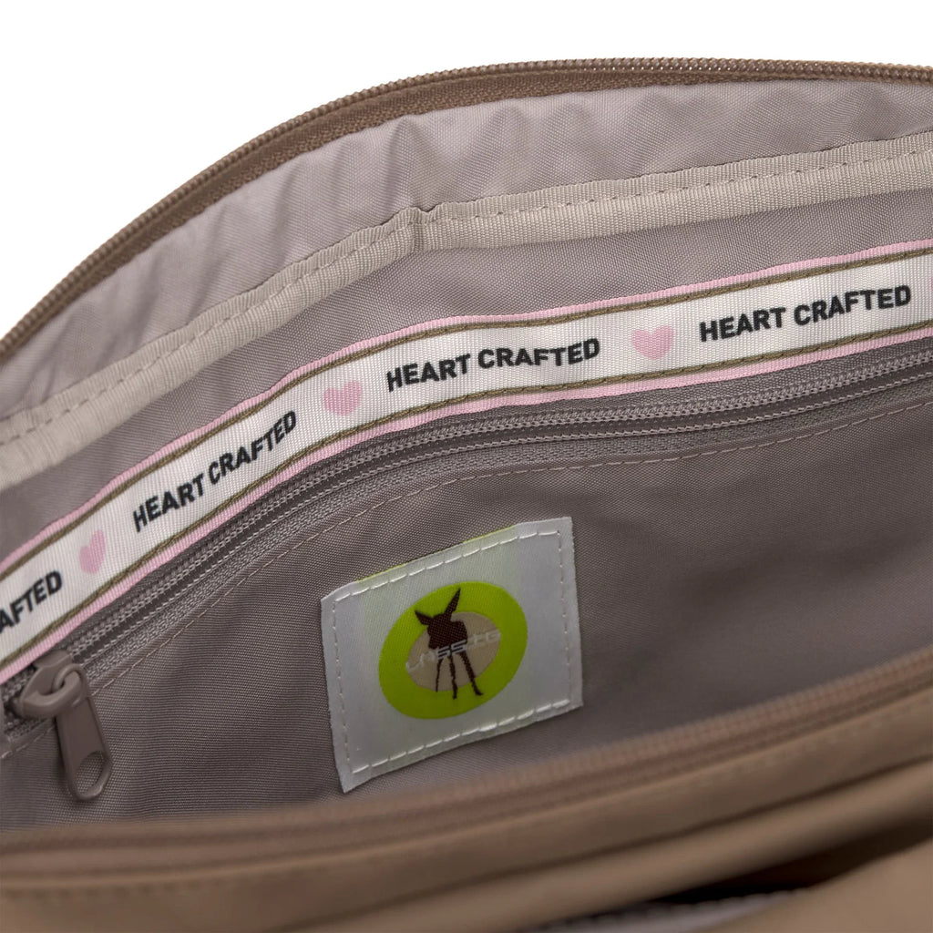 Teya Luiertas – Shoulder Bag – Hazelnut – LÄSSIG