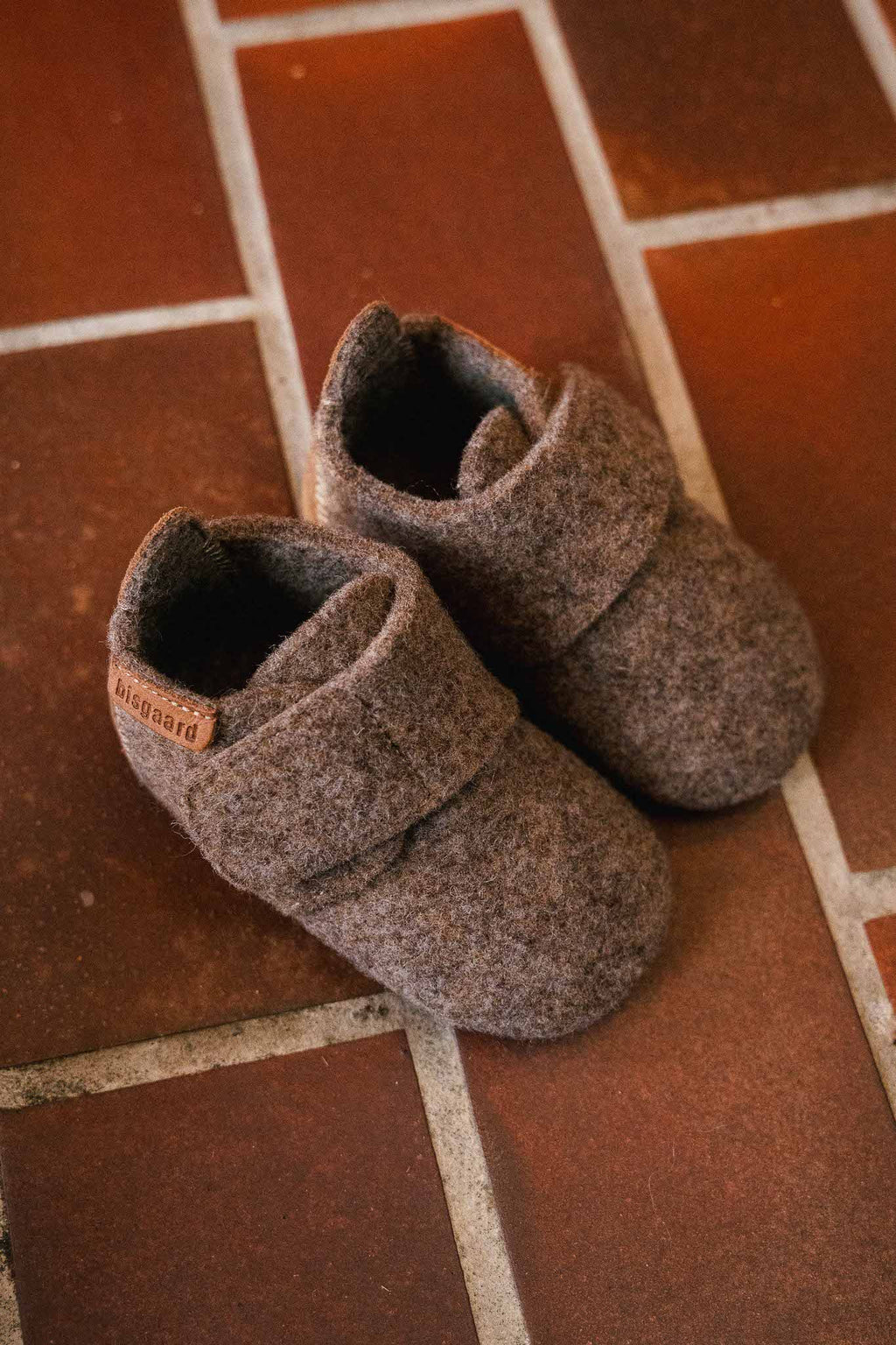 Baby Wool Camel – Chaussons en laine pour bébé – Petits souliers – Bisgaard