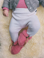 Babyslofjes Emo Roze – 100% wol – Alwero