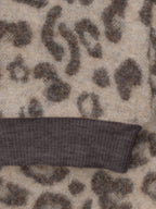 Broekje van merino wool fleece - Jacquard/panterprint - Camel Melange - 100% merino wol - Huttelihut - close up