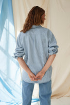 The Shirt Stripe Denim – Striped oversized maternity blouse – 100% cotton – Hidden zippers – Atelier Melon