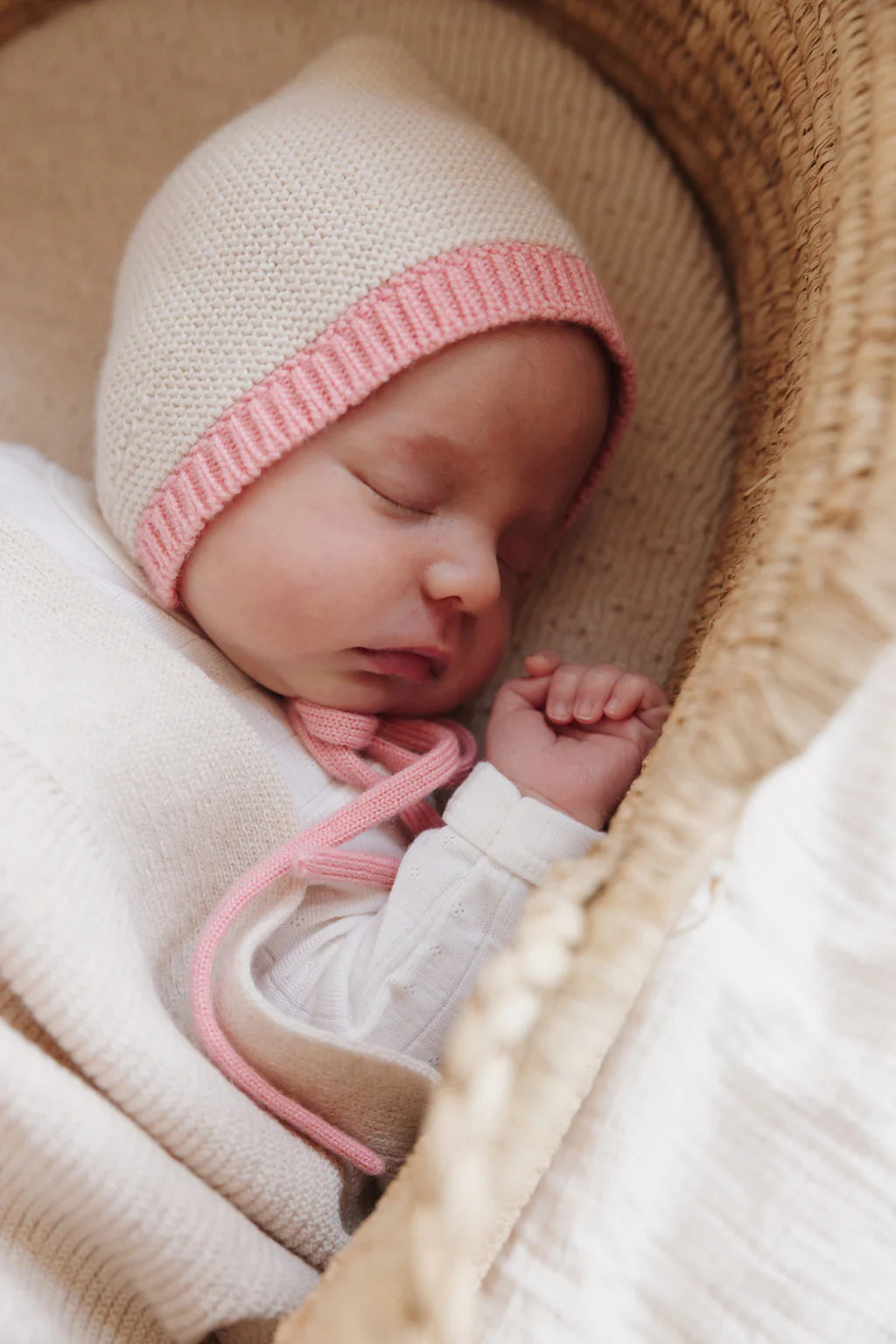 Bonnet Dolly - Baby Strikmutsje - Merinowol - HVID