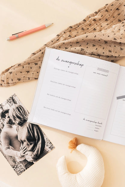 Baby invulboekje - Mijn eerste jaar – Linnen taupe - Fyllbooks