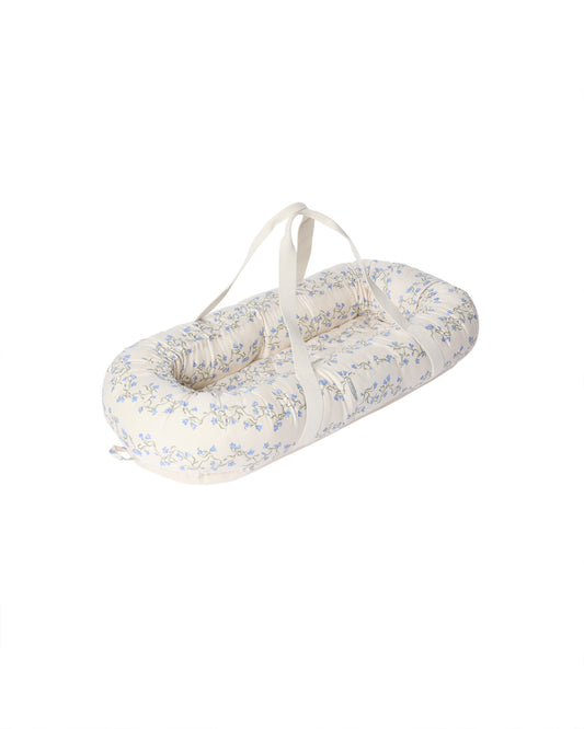 Baby Nest - Bellflower - Babylift - Organic cotton - Blue flowers - Garbo & Friends