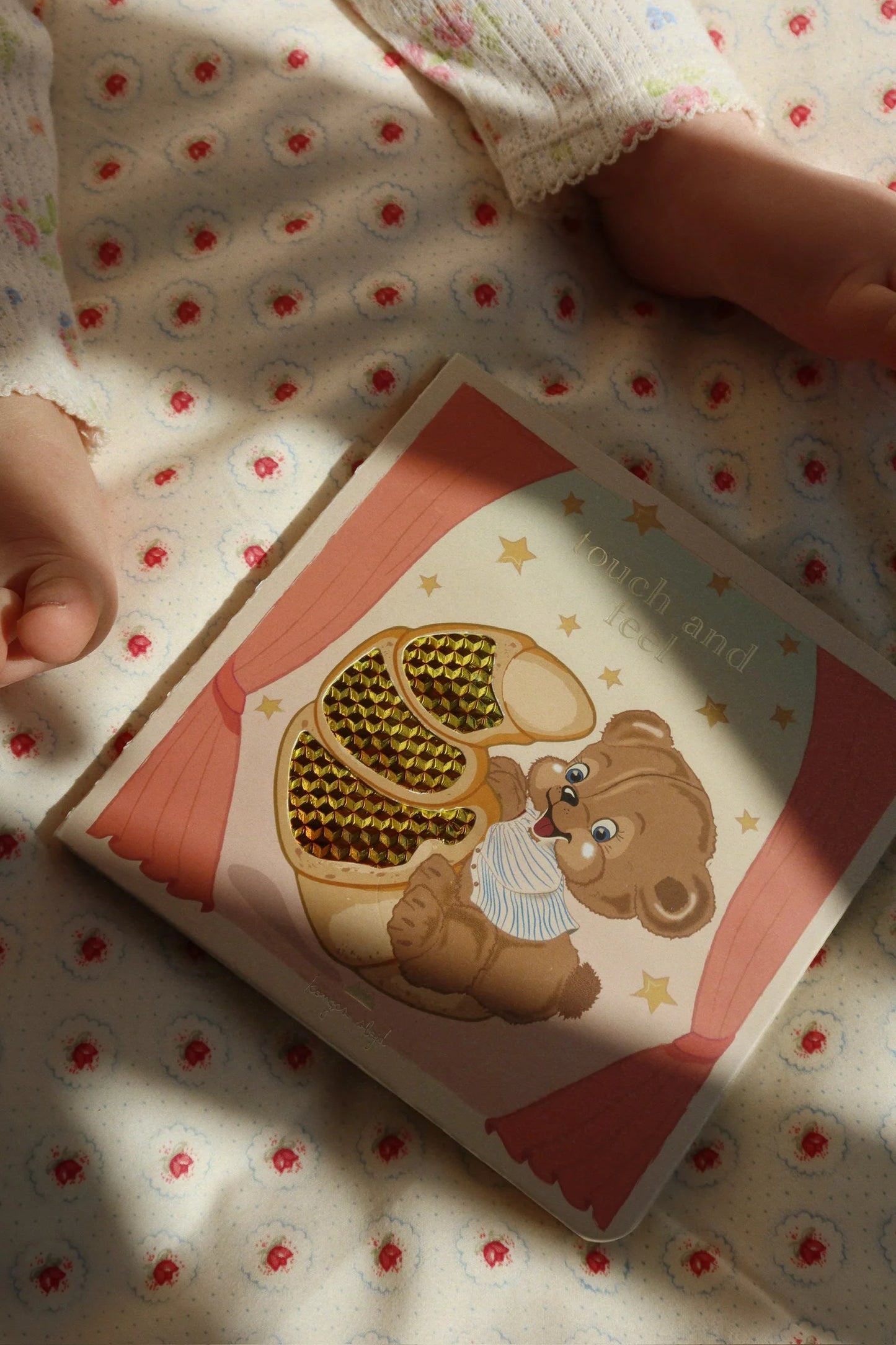 Sensory Book - Sensory Exploration for Babies - 6+ months - Konges Sløjd