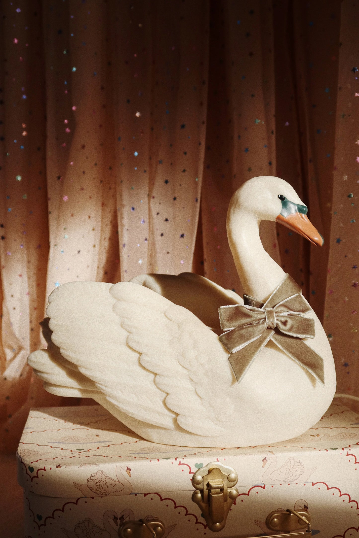 Swan Lamp - Beige Night Light for the baby and children's room - Konges Sløjd