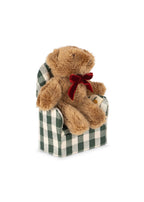 Kalle the Tiny Teddy - Mini Knuffelbeer In Doosje - Konges Sløjd - op stoeltje