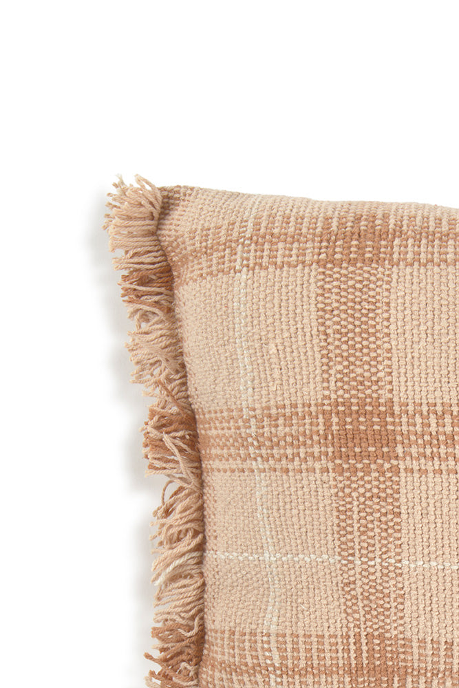 Handloom Cushion Rose – Handgeweven sierkussen – 25 × 40 cm – Lorena Canals