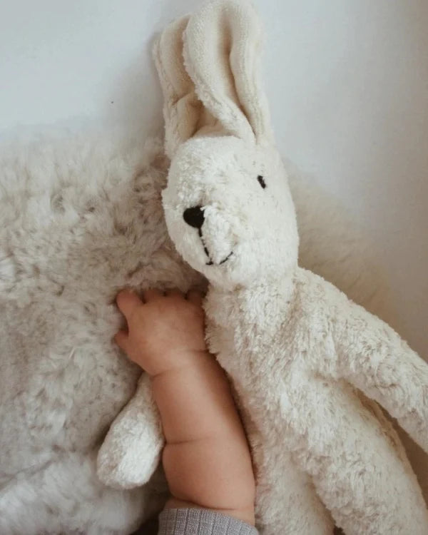 Floppy Tier Kuscheltier Small - Hase - Bio-Baumwolle/Wolle - Beige - Senger Naturwelt