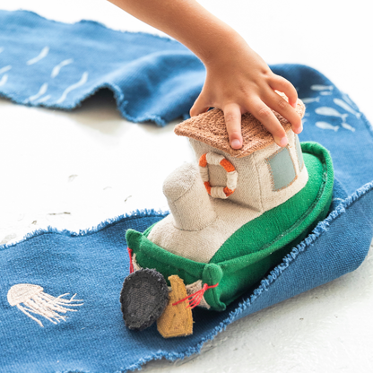 Ride & Roll Sea Clean Up Boat – Educatieve speelbaan met boot – 4 meter – Lorena Canals