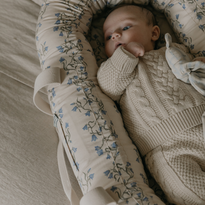 Baby Nest - Bellflower - Babylft - Biologisch katoen - Blauwe bloemen - Garbo & Friends