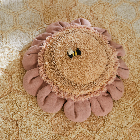 Floor Cushion Pink Daisy – Bloemvormig vloerkussen – Ø 70 cm – Lorena Canals