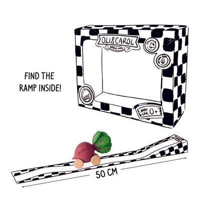 Speelgoedauto Betty the Beetroot met garage & racebaan - 0+ jaaar - Natuurrubber & FSC-hout - Oli&Carol