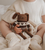 Gebreide konijnenknuffel Felix Jacquard Sweater – 100% baby alpaca – Main Sauvage