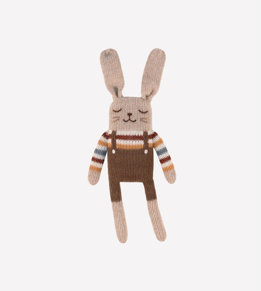 Knitted soft toy rabbit - Rainbow sweater - Alpaca wool - Main Sauvage