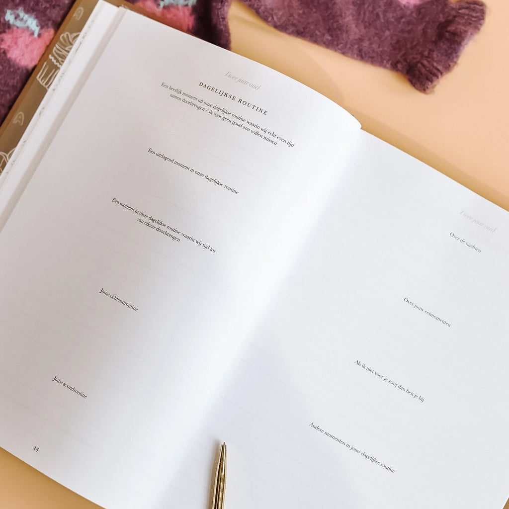 Toen jij steeds groter werd – Childhood Keepsake Journal from 1 to 10 Years with Memories & Milestones – Birth Lines