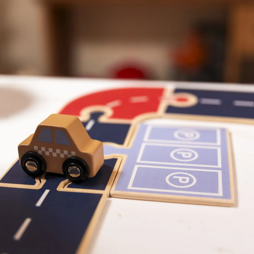 Auto's op de Weg – Houten autobaan met accessoires van FSC-hout – Egmont Toys