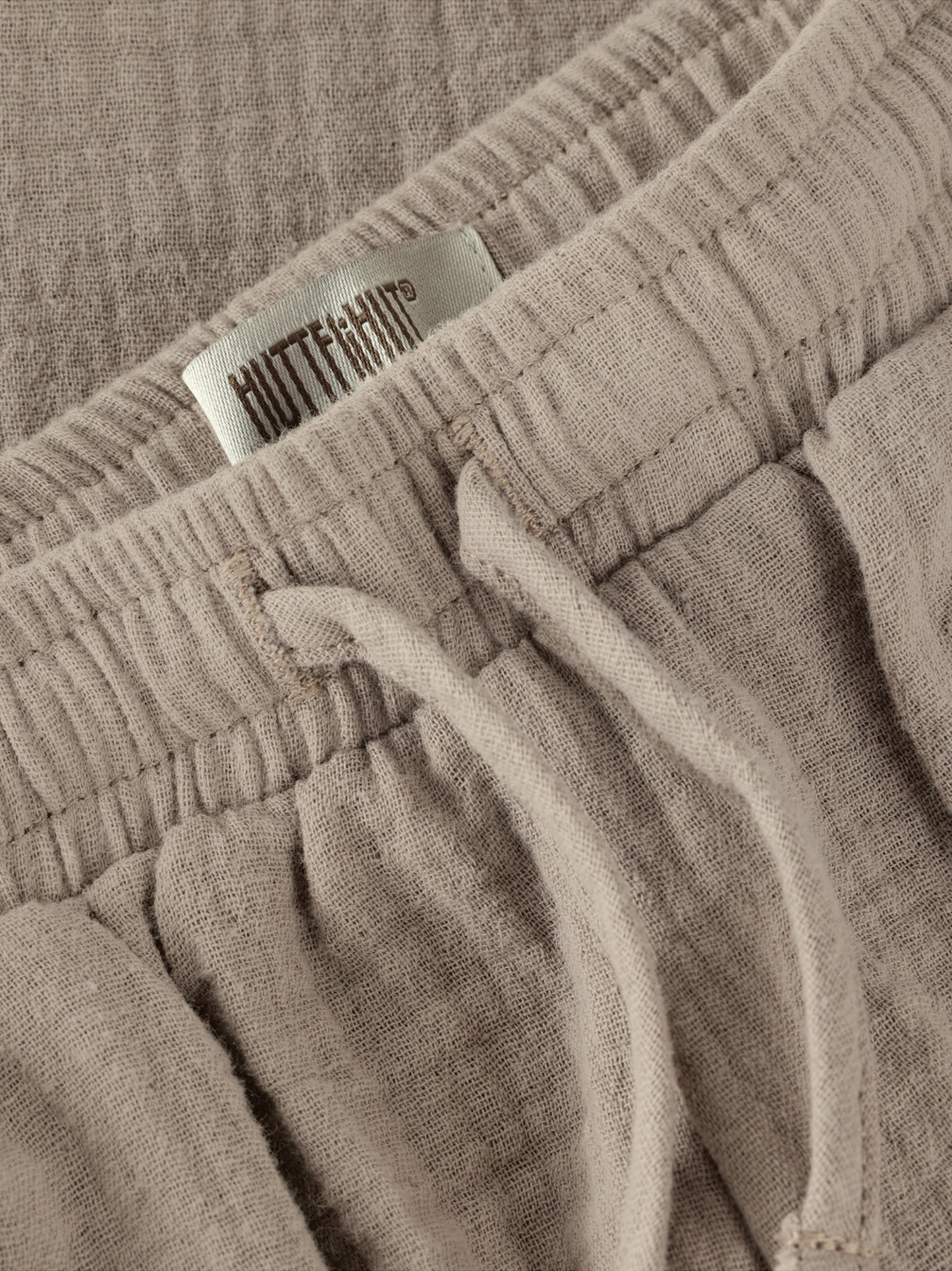 Korte broek - Biologisch katoen/mousseline - Bruin/Moon Rock - Huttelihut close up