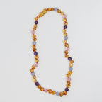 Barnsteen en edelstenen ketting - Bobbie - 32 cm - Nirrimis - productfoto