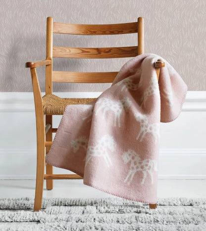 Wiegdeken Pony - Biologisch wol - Roze/pink - 65x90 cm - Klippan stoel
