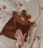 Knitted comforter - Alpaca wool - Teddy bear - Nut/Brown - Main Sauvage