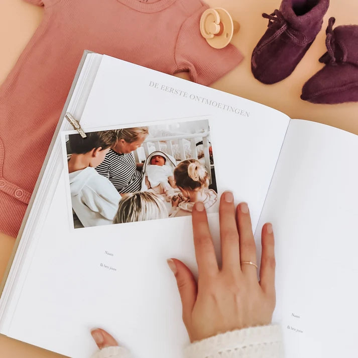 Het begin van jouw leven – Livre de grossesse et de bébé tout-en-un de 0 à 1 an – Birth Lines