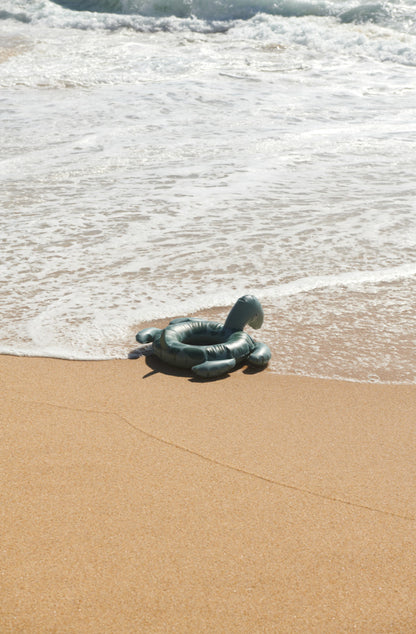 Liewood - Phoebe Turtle Swim Ring - Zwemband - 100% durable PVC - op strand