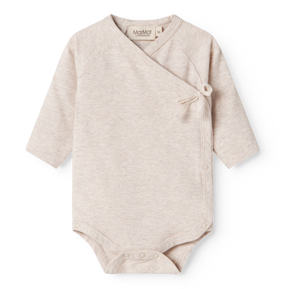 MarMar Copenhagen Belita Wikkelromper met Lange Mouwen – Zacht Baby Romper  Biologisch Katoen & TENCEL™ Modal beige melange