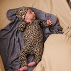 Overslag romper - Leo Belita Romper - Biologisch katoen en modal - Panterprint - MarMar Copenhagen baby volledige outfit