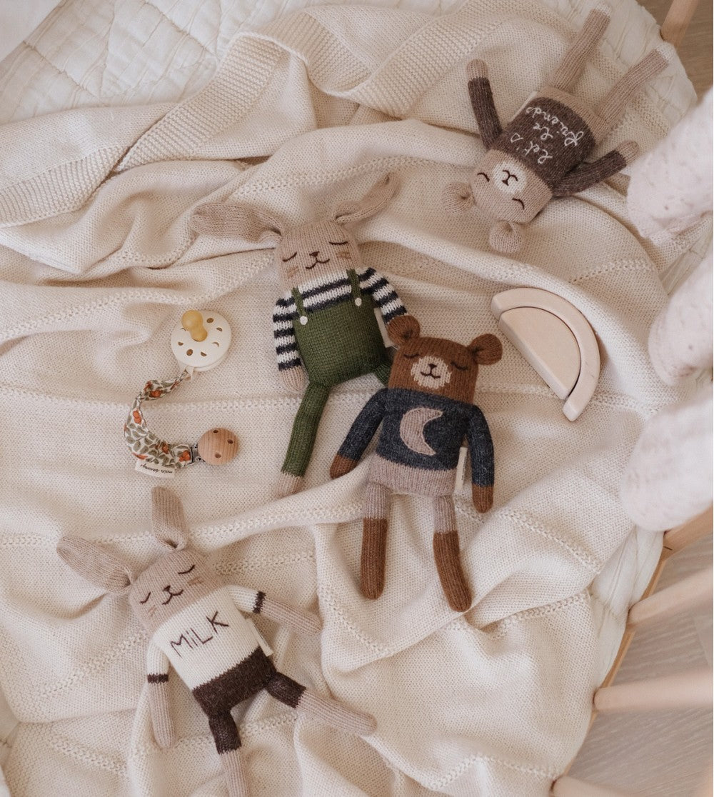 Gestrickter Teddybär/Kuscheltier – Midnight – Alpakawolle – Main Sauvage x Organic Zoo