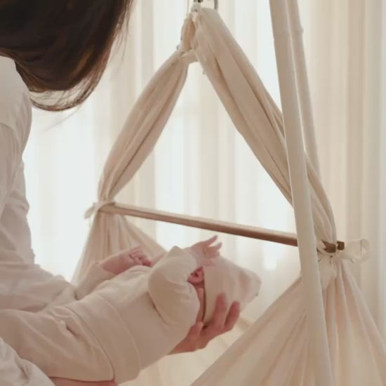 Bundel met Wiegmotor en statief - Hangmat - Classic Bundle Baby Hammock - Moonboon - filmpje