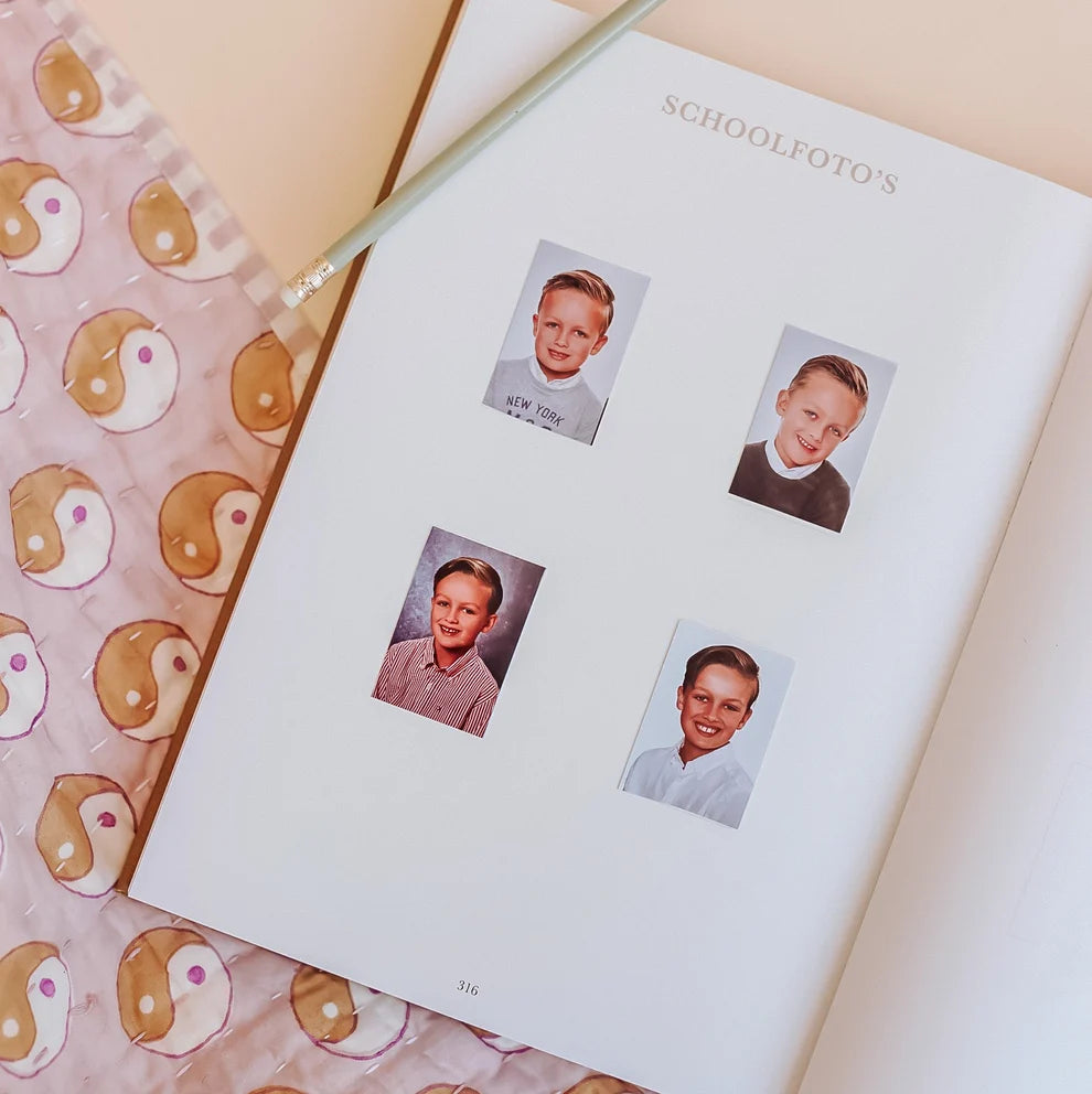 Toen jij steeds groter werd – Childhood Keepsake Journal from 1 to 10 Years with Memories & Milestones – Birth Lines