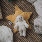 Baby stuffed animal sheep - organic cotton and sheep's wool - Senger Naturwelt lifestyle
