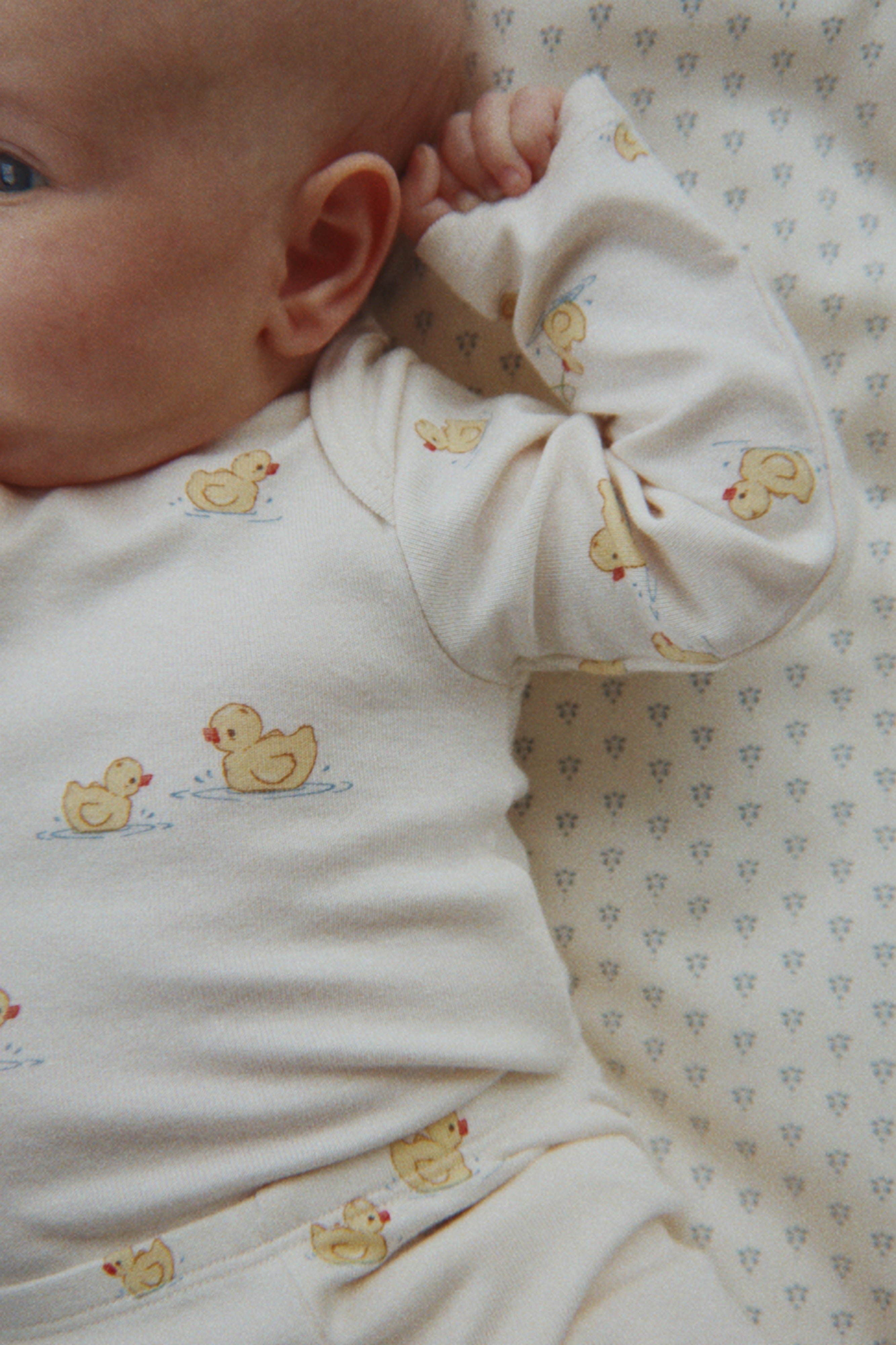 Romper Bello LS Body met eendjesprint - Fanga Mio - Biologisch katoen en modal - Konges Sløjd - Fanga Fontana - voorkant