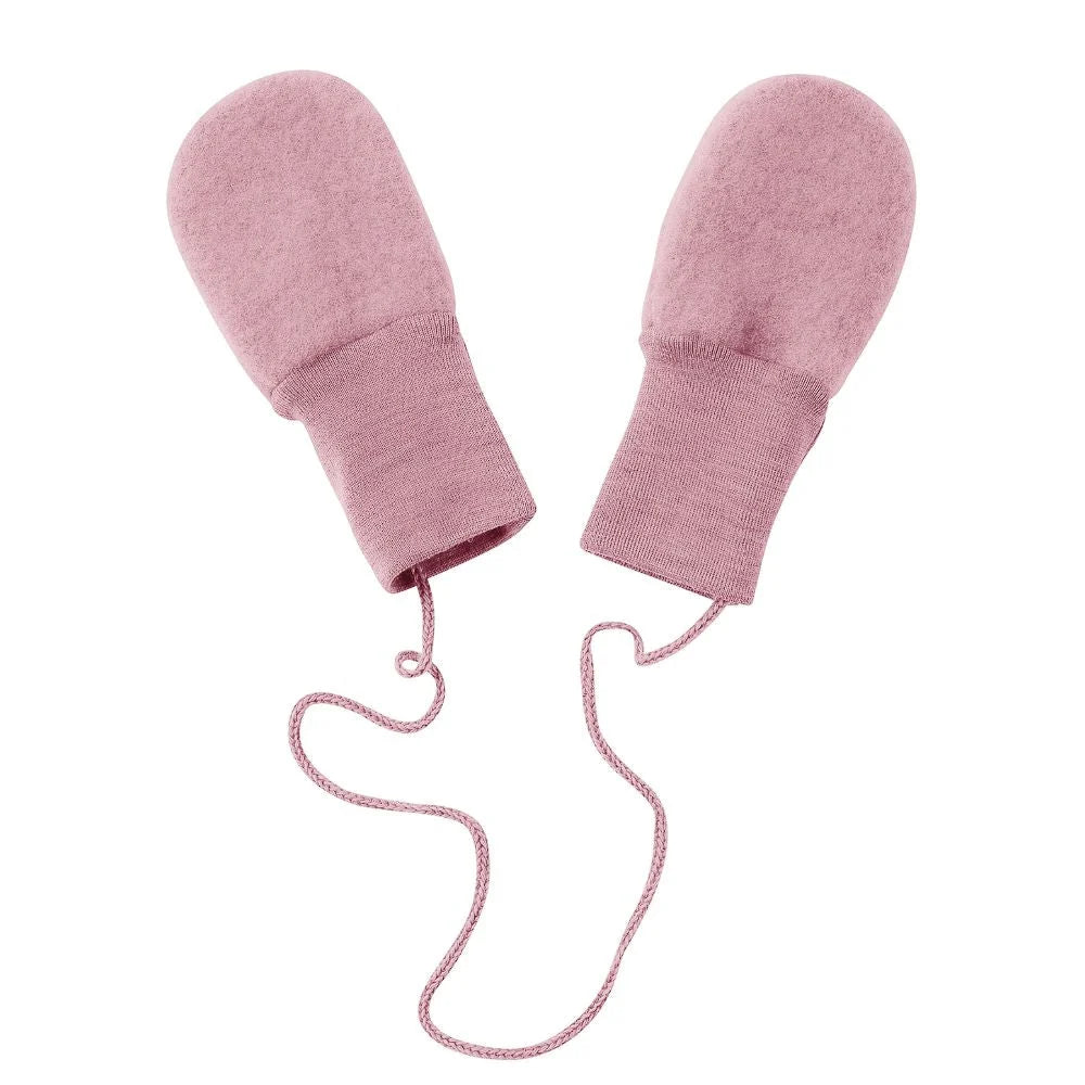 Moufles avec cordon – Polaire de laine – Engel Natur : paire de moufles roses reliées par un cordon.